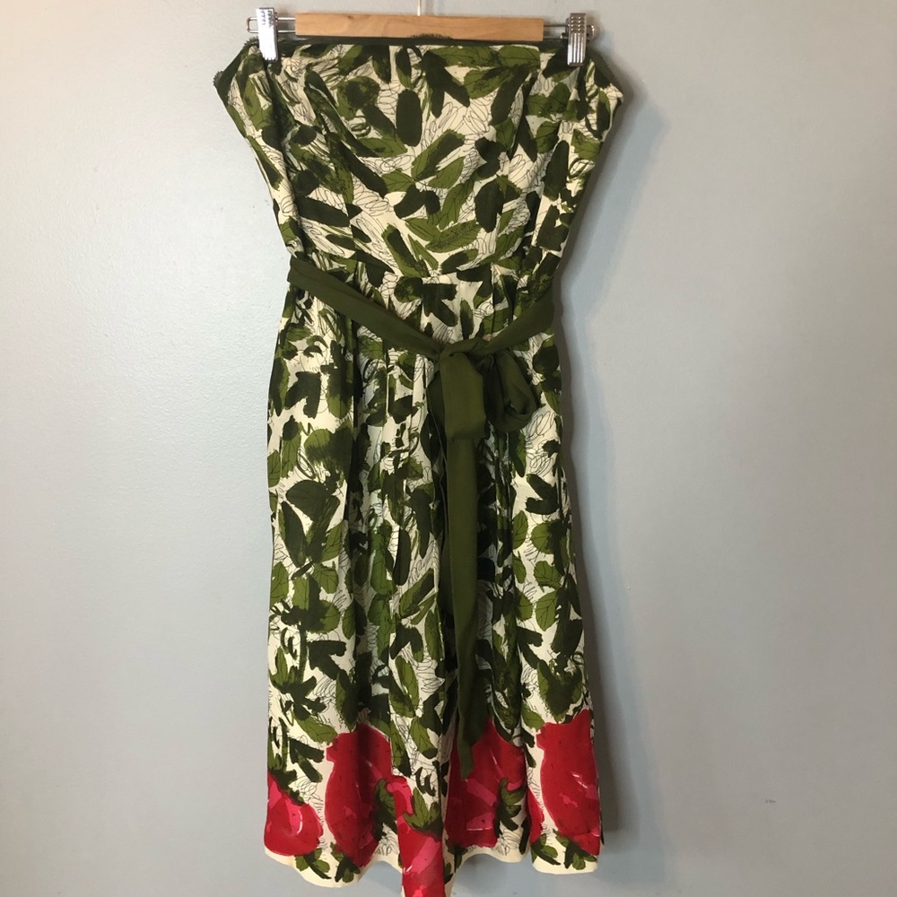 Anthropologie Very Berry 🍓strapless dress! Super flattering!!  Size 12